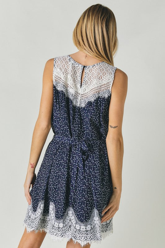 PRINTED ROUND NECK SLEEVELESS LACE TRIM MINI DRESS