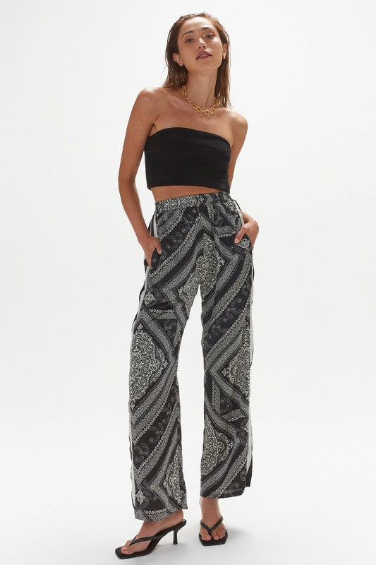 LIZBETH BANDANA PRINT PANTS