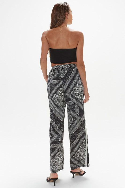 LIZBETH BANDANA PRINT PANTS